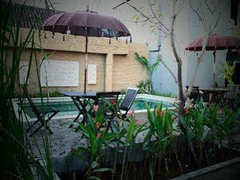 Bagus Hayden Hotel Kuta  Exterior photo
