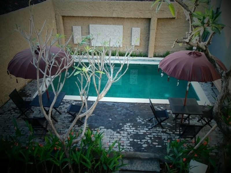 Bagus Hayden Hotel Kuta  Exterior photo