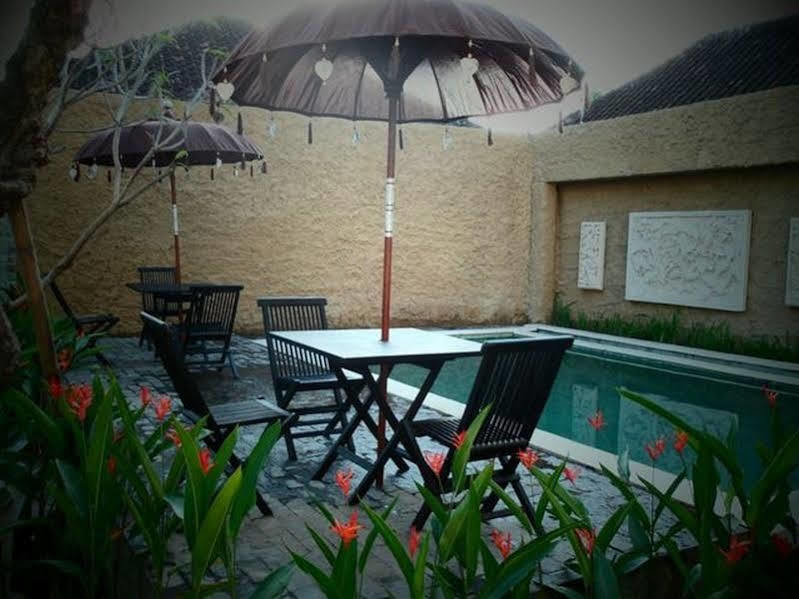 Bagus Hayden Hotel Kuta  Exterior photo