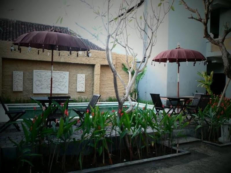 Bagus Hayden Hotel Kuta  Exterior photo