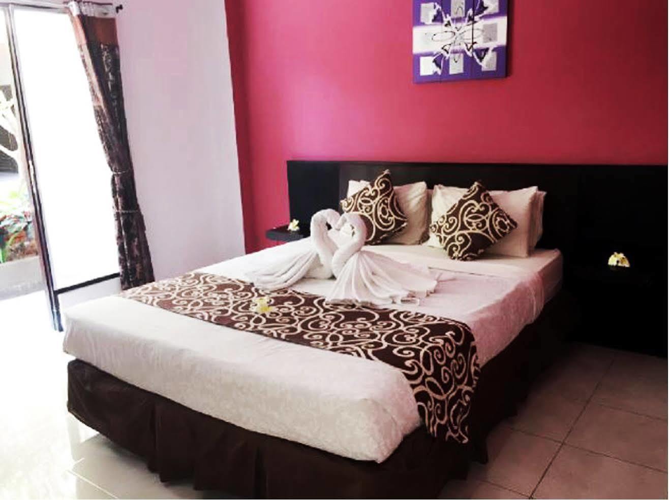 Bagus Hayden Hotel Kuta  Exterior photo